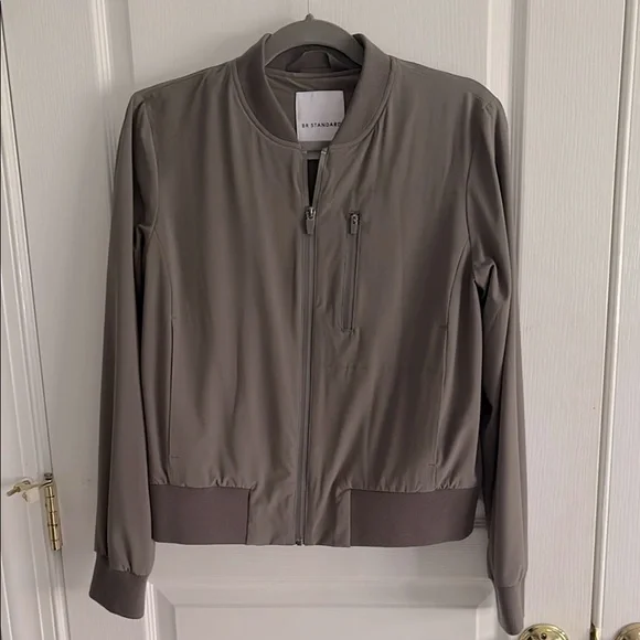 Banana Republic bomber jacket - Picture 4 of 14